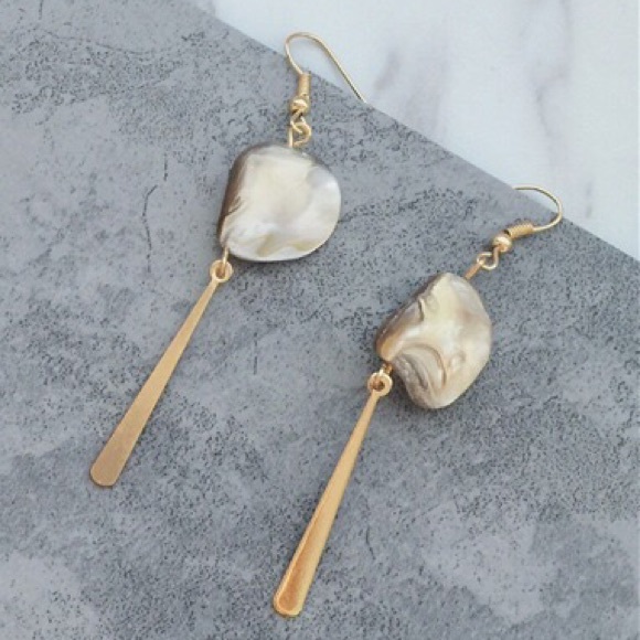 ⭐️Natural Shell Earrings - Picture 2 of 5